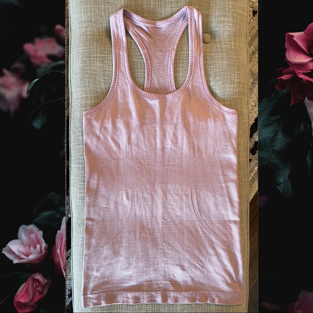 Lululemon Swiftly Racer Tank in lavender size 4
